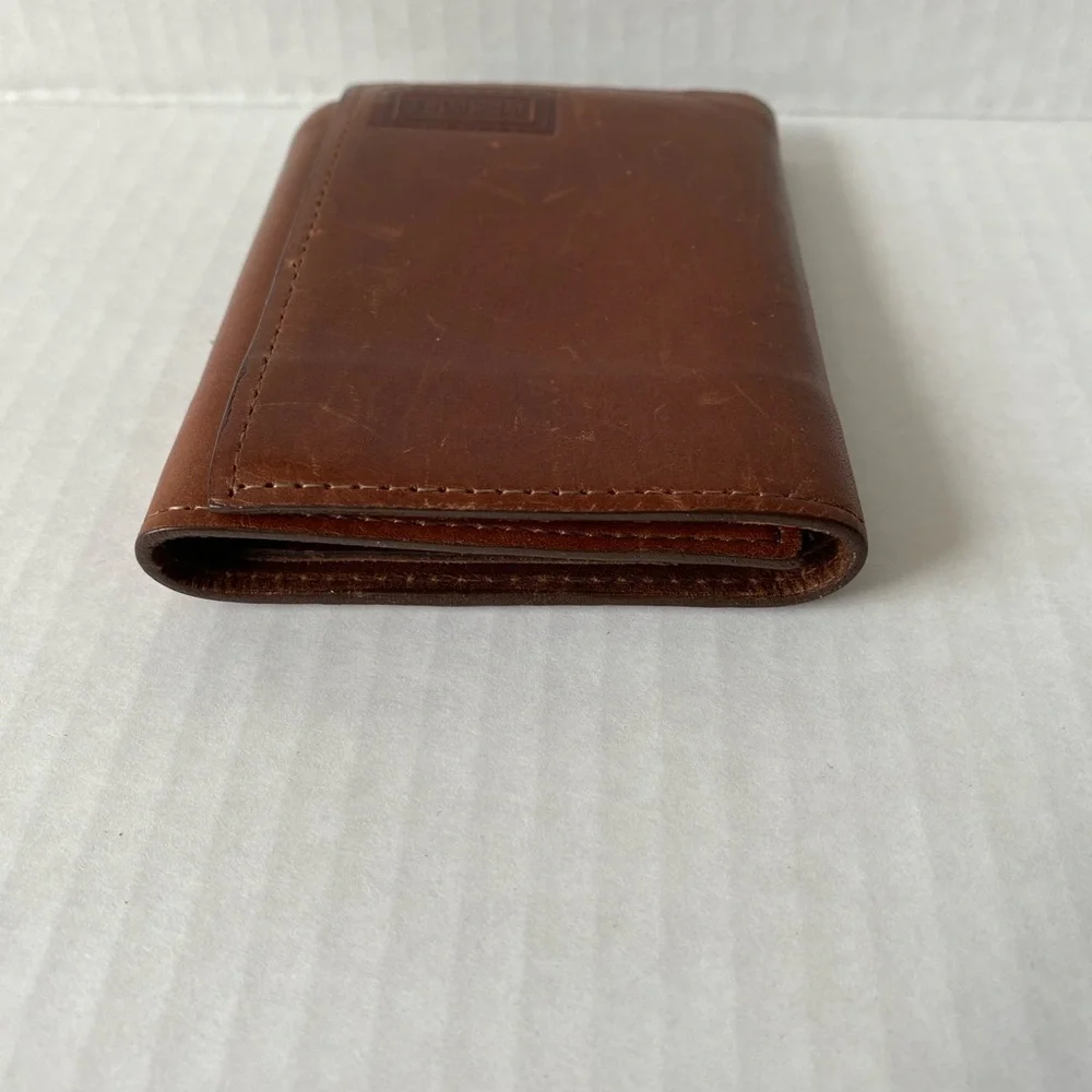 PG SPORT BROWN LEATHER TRIFOLD WALLET